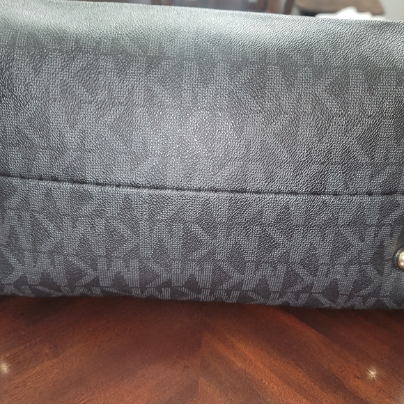 Mk hobo bag with matching wallet - Picture 3 of 6